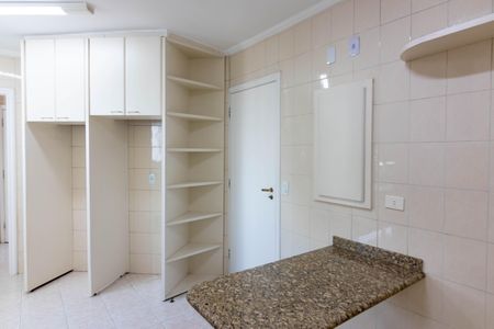 Apartamento para alugar com 144m², 4 quartos e 2 vagas Apartamento para alugar com 144m², 4 quartos e 2 vagasCozinha