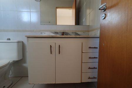 Apartamento para alugar com 60m², 1 quarto e 2 vagas Apartamento para alugar com 60m², 1 quarto e 2 vagasBanheiro da Suíte