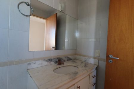 Apartamento para alugar com 60m², 1 quarto e 2 vagas Apartamento para alugar com 60m², 1 quarto e 2 vagasBanheiro da Suíte