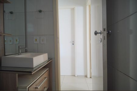 Banheiro de apartamento para alugar com 2 quartos, 60m² em Santos Dumont, São Leopoldo