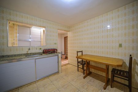 Casa à venda com 250m², 4 quartos e 1 vaga Casa à venda com 250m², 4 quartos e 1 vagaCozinha 2