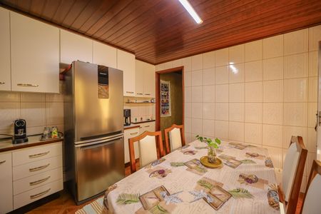 Casa à venda com 250m², 4 quartos e 1 vaga Casa à venda com 250m², 4 quartos e 1 vagaCozinha