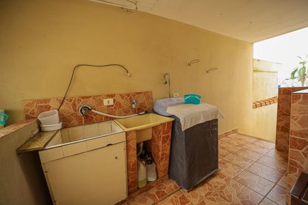 Casa à venda com 250m², 4 quartos e 1 vagaÁrea de Serviço