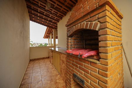 Casa à venda com 250m², 4 quartos e 1 vagaÁrea gourmet