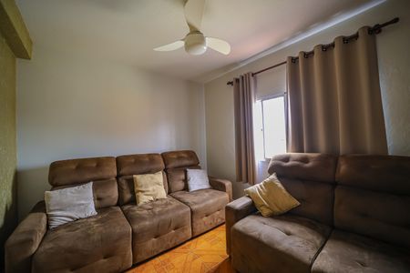 Casa à venda com 250m², 4 quartos e 1 vaga Casa à venda com 250m², 4 quartos e 1 vagaSala