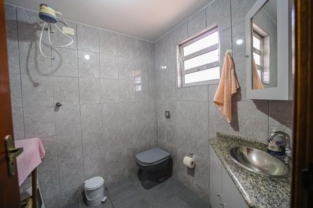 Casa à venda com 250m², 4 quartos e 1 vaga Casa à venda com 250m², 4 quartos e 1 vagaBanheiro