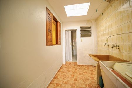 Casa à venda com 250m², 4 quartos e 1 vagaÁrea de Serviço