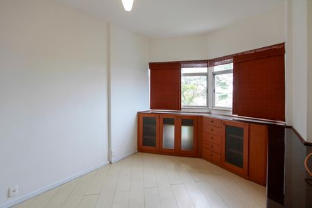 Apartamento à venda com 120m², 3 quartos e 1 vagaSuíte