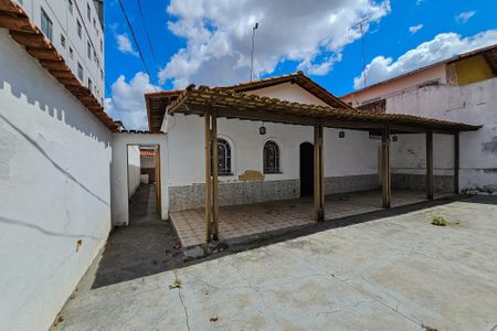 Fachada de casa para alugar com 3 quartos, 447m² em Santa Amelia, Belo Horizonte