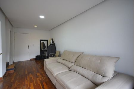 Sala de apartamento para alugar com 1 quarto, 90m² em Passo da Areia, Porto Alegre