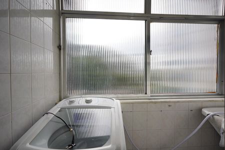 Cozinha e Área de Serviço de apartamento para alugar com 1 quarto, 90m² em Passo da Areia, Porto Alegre