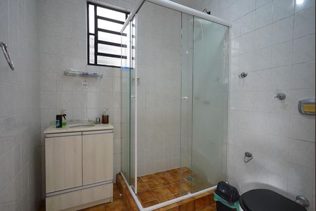 Banheiro da Suíte de apartamento para alugar com 1 quarto, 90m² em Passo da Areia, Porto Alegre