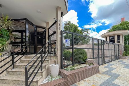 Apartamento à venda com 190m², 4 quartos e 4 vagasFachada + plaquinha