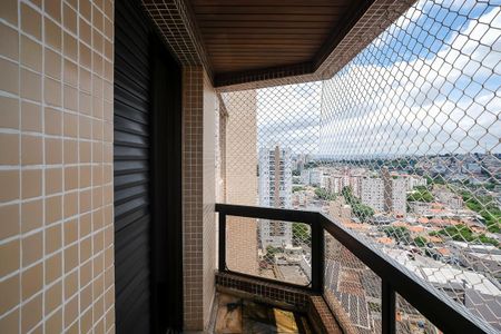 Apartamento à venda com 190m², 4 quartos e 4 vagasVaranda da suíte 1