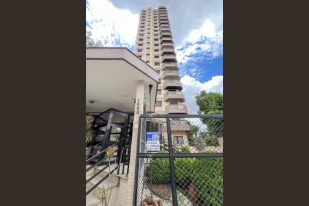 Apartamento à venda com 190m², 4 quartos e 4 vagasFachada + plaquinha