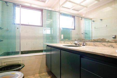 Apartamento à venda com 190m², 4 quartos e 4 vagasBanheiro