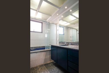 Apartamento para alugar com 190m², 4 quartos e 4 vagasBanheiro da suíte 1