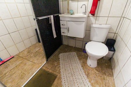 Casa à venda com 70m², 2 quartos e sem vaga Casa à venda com 70m², 2 quartos e sem vagaBanheiro