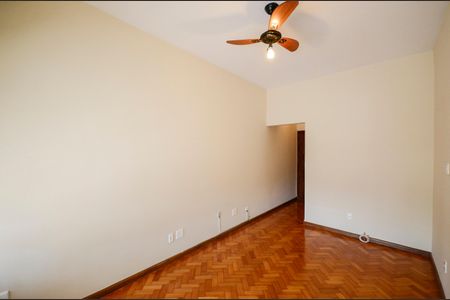 Apartamento à venda com 81m², 2 quartos e 1 vaga Apartamento à venda com 81m², 2 quartos e 1 vagaSala