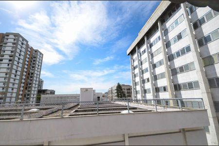 Apartamento à venda com 81m², 2 quartos e 1 vaga Apartamento à venda com 81m², 2 quartos e 1 vagaSala