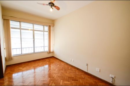 Apartamento à venda com 81m², 2 quartos e 1 vaga Apartamento à venda com 81m², 2 quartos e 1 vagaSala