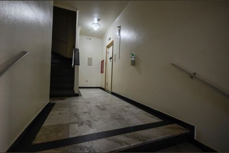 Apartamento à venda com 81m², 2 quartos e 1 vaga Apartamento à venda com 81m², 2 quartos e 1 vagaHall