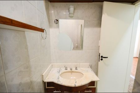 Apartamento à venda com 81m², 2 quartos e 1 vaga Apartamento à venda com 81m², 2 quartos e 1 vagaBanheiro