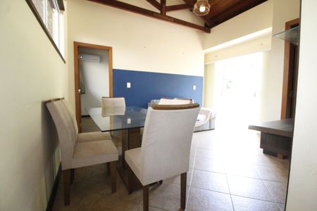 Sala de casa de condomínio para alugar com 1 quarto, 53m² em Itapuã, Salvador