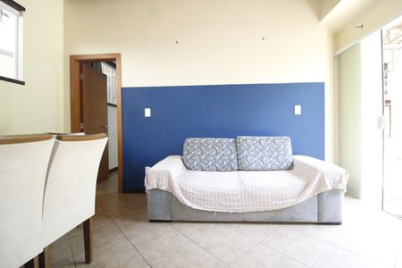 Sala de casa de condomínio para alugar com 1 quarto, 53m² em Itapuã, Salvador