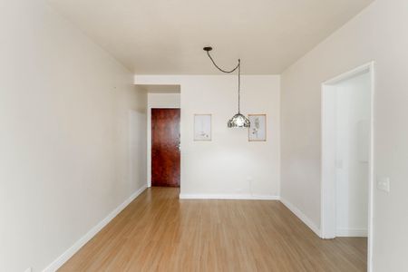 Apartamento à venda com 81m², 2 quartos e sem vagaSala 