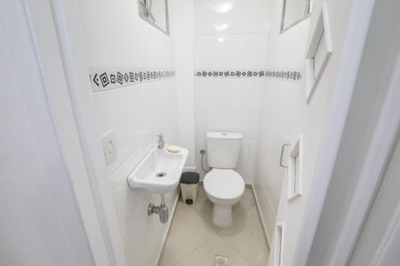 Casa à venda com 300m², 5 quartos e 3 vagasbanheiro 2
