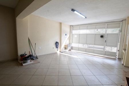 Casa à venda com 300m², 5 quartos e 3 vagasGaragem