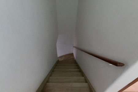 Casa à venda com 300m², 5 quartos e 3 vagasEscada