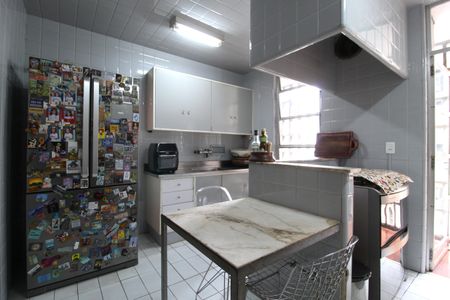 Apartamento para alugar com 190m², 3 quartos e 1 vagaCozinha