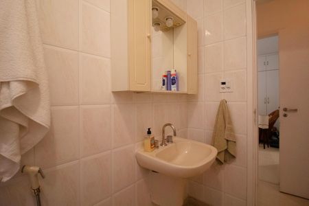 Apartamento à venda com 160m², 3 quartos e 2 vagasBanheiro 