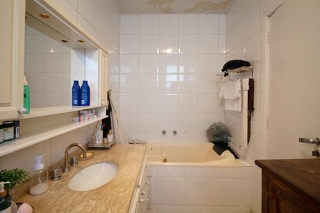 Apartamento à venda com 160m², 3 quartos e 2 vagasBanheiro da Suíte 1