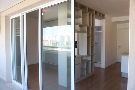 Varanda de kitnet/studio para alugar com 1 quarto, 47m² em Parque Industrial Tomas Edson, São Paulo