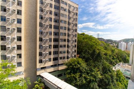 Apartamento à venda com 129m², 3 quartos e 2 vagas Apartamento à venda com 129m², 3 quartos e 2 vagasVista do Quarto 2