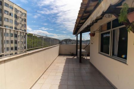 Apartamento à venda com 129m², 3 quartos e 2 vagas Apartamento à venda com 129m², 3 quartos e 2 vagasCobertura