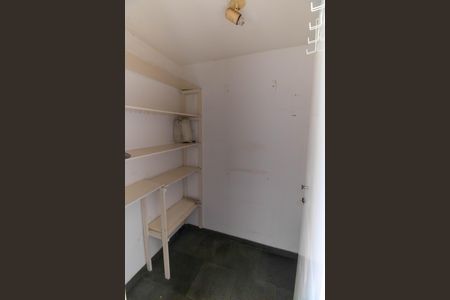 Apartamento à venda com 129m², 3 quartos e 2 vagas Apartamento à venda com 129m², 3 quartos e 2 vagasDespensa