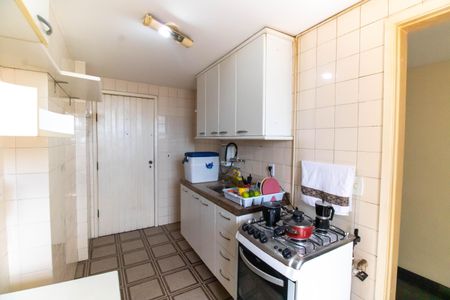 Apartamento à venda com 129m², 3 quartos e 2 vagas Apartamento à venda com 129m², 3 quartos e 2 vagasCozinha e Área de Serviço