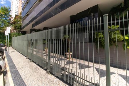 Apartamento à venda com 129m², 3 quartos e 2 vagas Apartamento à venda com 129m², 3 quartos e 2 vagasFachada