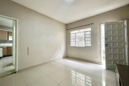 Sala de casa para alugar com 2 quartos, 120m² em Jardim Oriental, São Paulo