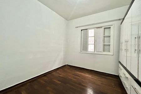 Quarto 1 de casa para alugar com 2 quartos, 120m² em Jardim Oriental, São Paulo