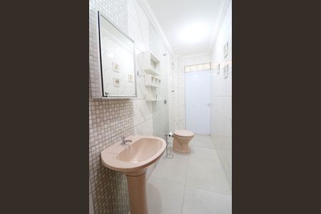 Lavabo de casa para alugar com 3 quartos, 130m² em Jardim Casablanca, São Paulo
