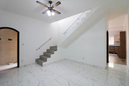 Casa para alugar com 3 quartos, 130m² em Jardim Casablanca, São Paulo