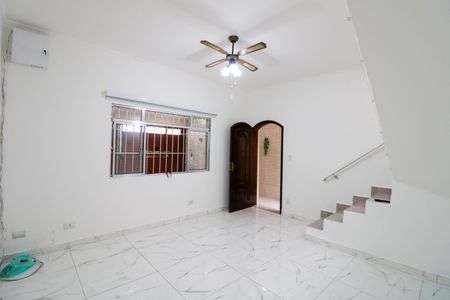 Sala de casa para alugar com 3 quartos, 130m² em Jardim Casablanca, São Paulo