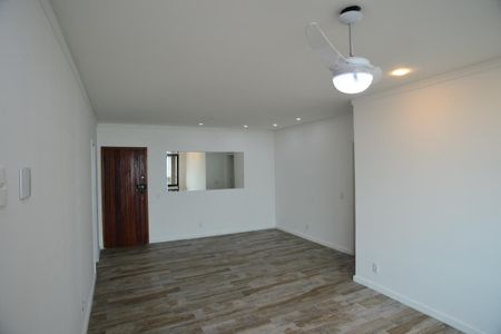 Apartamento para alugar com 156m², 4 quartos e 2 vagas Apartamento para alugar com 156m², 4 quartos e 2 vagasSala
