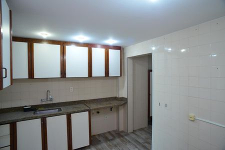 Apartamento para alugar com 156m², 4 quartos e 2 vagas Apartamento para alugar com 156m², 4 quartos e 2 vagasCozinha