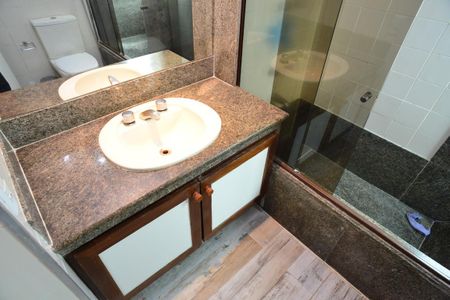 Apartamento para alugar com 156m², 4 quartos e 2 vagas Apartamento para alugar com 156m², 4 quartos e 2 vagasBanheiro Suíte Principal